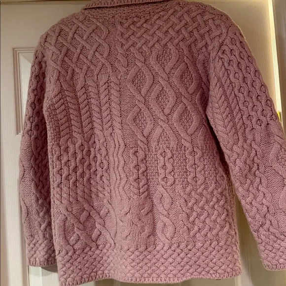 Aran Crafts soft merino wool one-button cable knit cardigan Pink Sz M Beautiful! - Picture 4 of 6